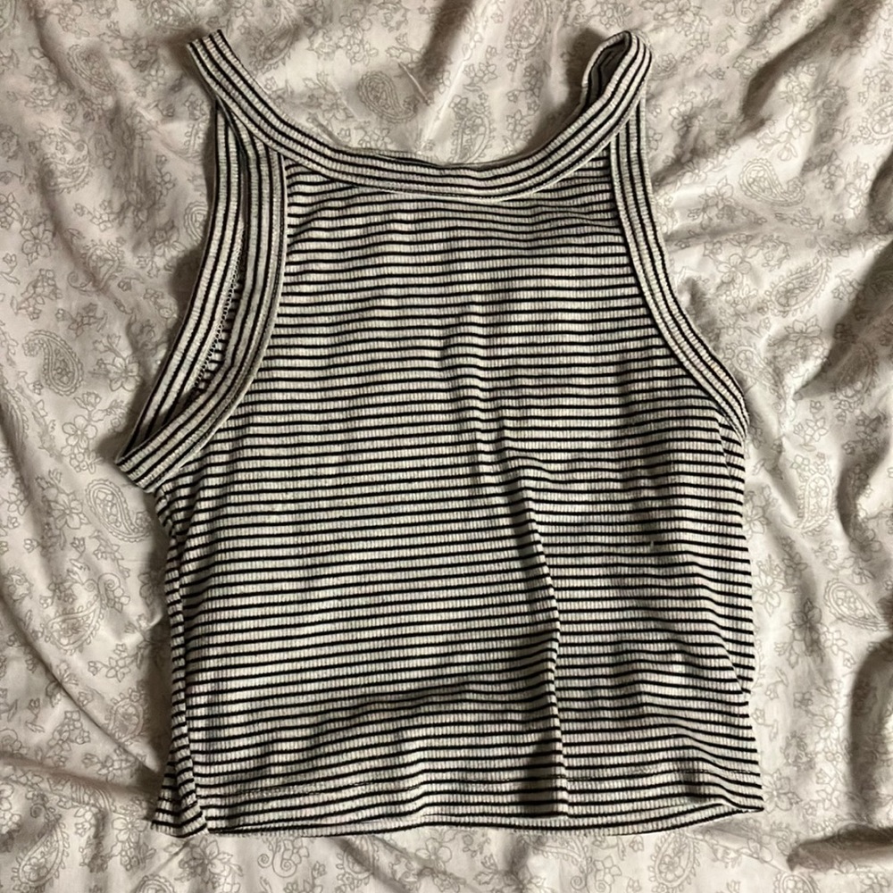 STRIPED BLACK & WHITE CROP TOP